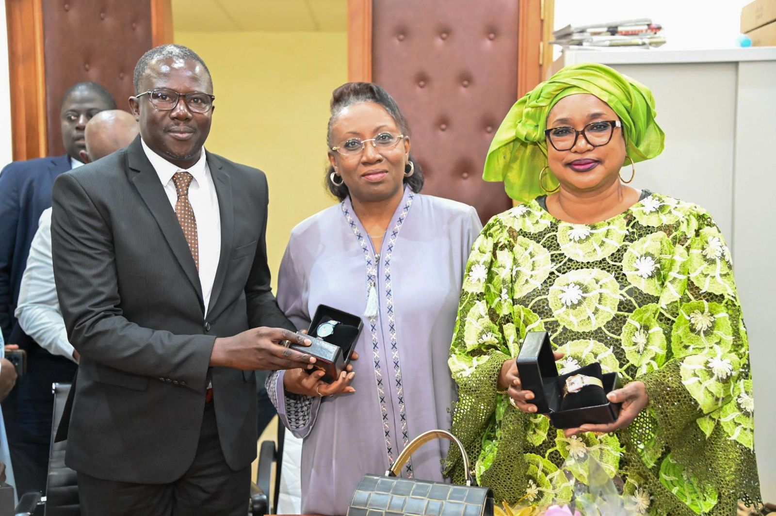 𝐋'𝐀𝐃𝐌 𝐝𝐢𝐭 𝐦𝐞𝐫𝐜𝐢 𝐞𝐭 𝐚𝐮 𝐫𝐞𝐯𝐨𝐢𝐫 𝐚̀ 𝐎𝐮𝐦𝐲 𝐋𝐞𝐲𝐞 𝐍𝐝𝐨𝐲𝐞 𝐞𝐭 𝐌𝐚𝐫𝐢𝐞 𝐍𝐝𝐚𝐰0